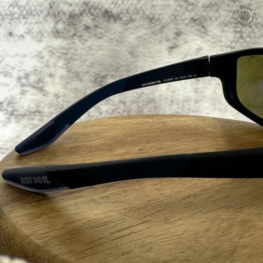 New - Nike Maverick Free CU3745 021 Sunglasses Matte Dark Gray Blue‎ Mirror